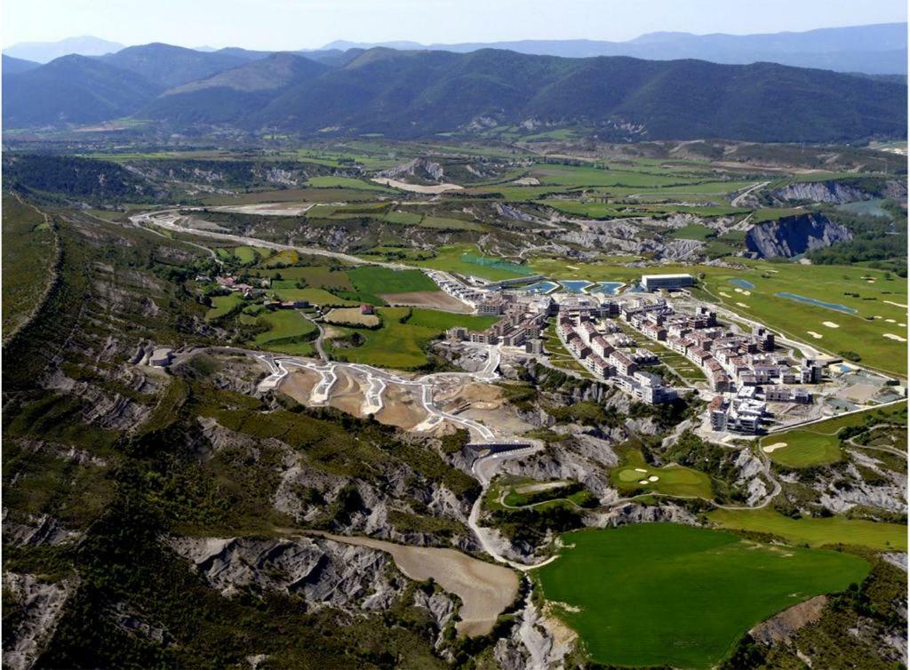 Deluxe Pirineos Apartman Sabiñánigo Kültér fotó